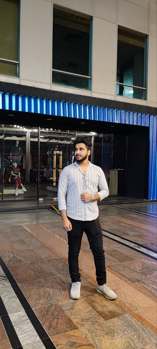 arpittguptta's tweet photo. Nights so dark, I start looking bright. https://t.co/JVqw0qyMuI