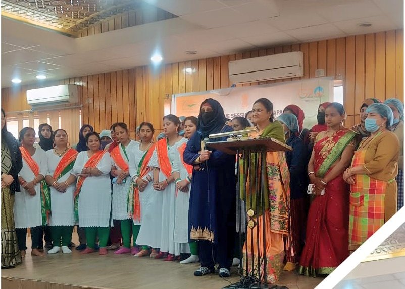 JK_NRLM's tweet photo. Weeklong capacity building program for SHG members of JKRLM concludes today at the office of @JK_GST_JK Solina;The  training programme was organised  for the SHG members who will be participating in the upcoming Saras Ajeevika Mela Kashmir to be held from 15th to 25 March 2023. https://t.co/gGQPC6sEQE