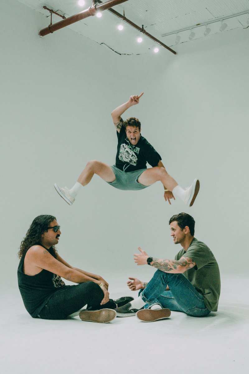🌊 <a href="/drain831/">drain831</a> walk it like they talk it on 'Living Proof'

Hardcore’s most positive frontman, <a href="/blacksamath/">Sammy Ciaramitaro</a>, explains how their sophomore album is a personal mantra, a party soundtrack and a message of empowerment all in one

Full interview here → knot1.co/3y7dQHm