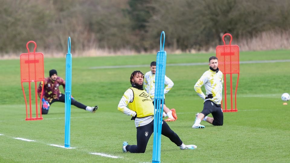 Burnley_FR's tweet photo. Dernier entraînement avant le déplacement à Blackpool. #clarets https://t.co/rXCka0slJc