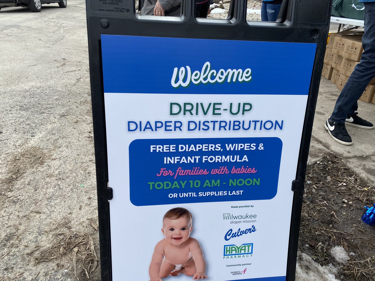 HayatRx's tweet image. Today’s drive-up #DiaperDistribution event hosted by the @MKEdiaper is underway at our pharmacy at 1919 W. North Ave.! Stop down for free #diapers, wipes and #infantformula from Hayat until noon. Thanks to @culvers for 25,000 diapers and joining us in giving $5 Culver’s cards.