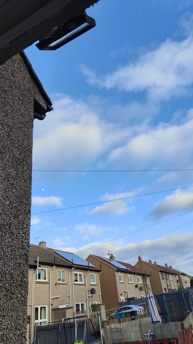 bm_logan's tweet photo. @WindyWilson88 Clearing up braw in Dunfermline 😊 https://t.co/lNW4c03vf7