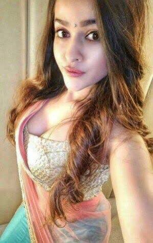 FqTxynlaEAAMhWb?format=jpg&name=small