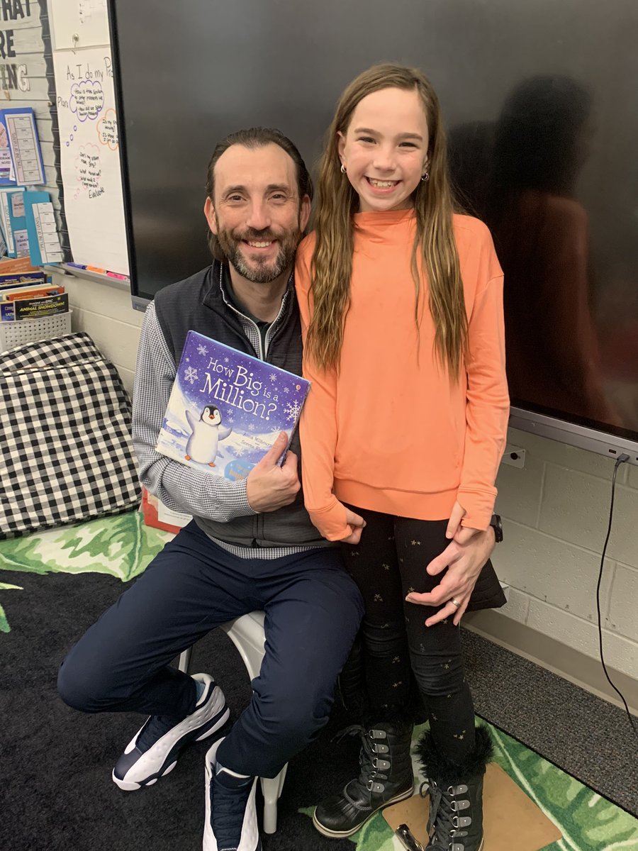 missmacsecond's tweet image. We loved having our first mystery reader today!