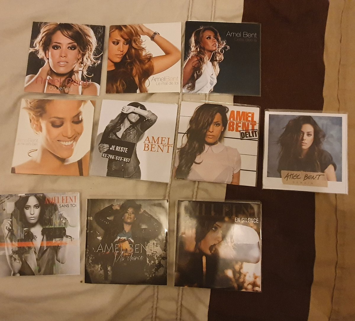 Isazik03's tweet photo. 3ème tentative pour voir @amel_bent ce soir chez moi au théâtre de Moulins (les 2 1ères ont été annulées). J'ai tellement peiné pour trouver ces cds promos mais quand on aime... Pour le dernier album mission impossible! J'espère avoir une photo/dédicace ce soir après le concert! https://t.co/QIc41bBxjC