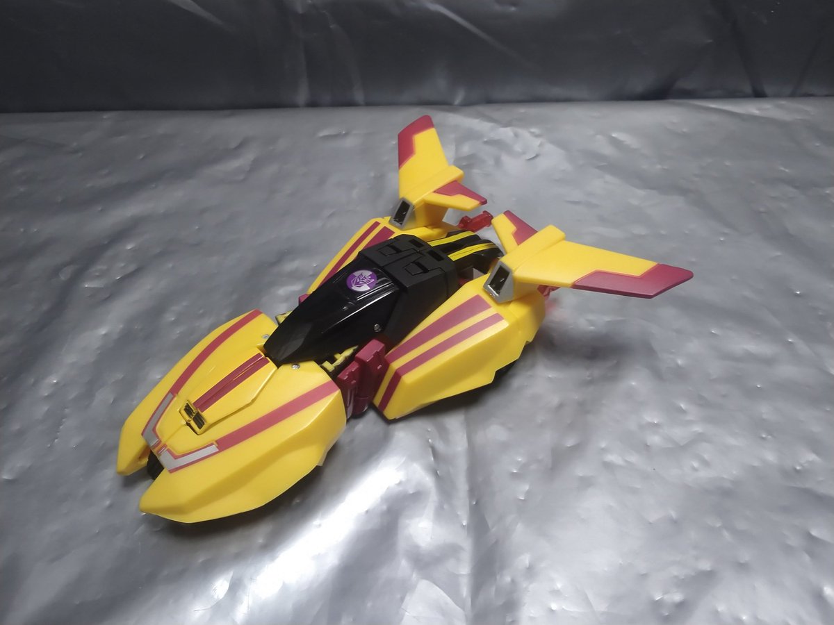 Hiwokun's tweet image. ｢#ドラッグストリップ｣
『#BOTCON２０１１』#ザ・スタンティコン・ジョブ(BOXセット)から、ドラッグストリップです。『#アニメイテッド』#アーシー のリカラーになります。G1 #ドラッグストライプ をイメージしたカラーリングですかね。
#ANIMATED #トランスフォーマー