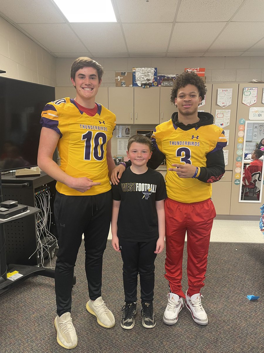 Sometimes being a coach’s son is hard…But today…being a coach’s son was pretty awesome! @DanielKaelin5 @IsaiahMcMorris3 #playmakersinpurple