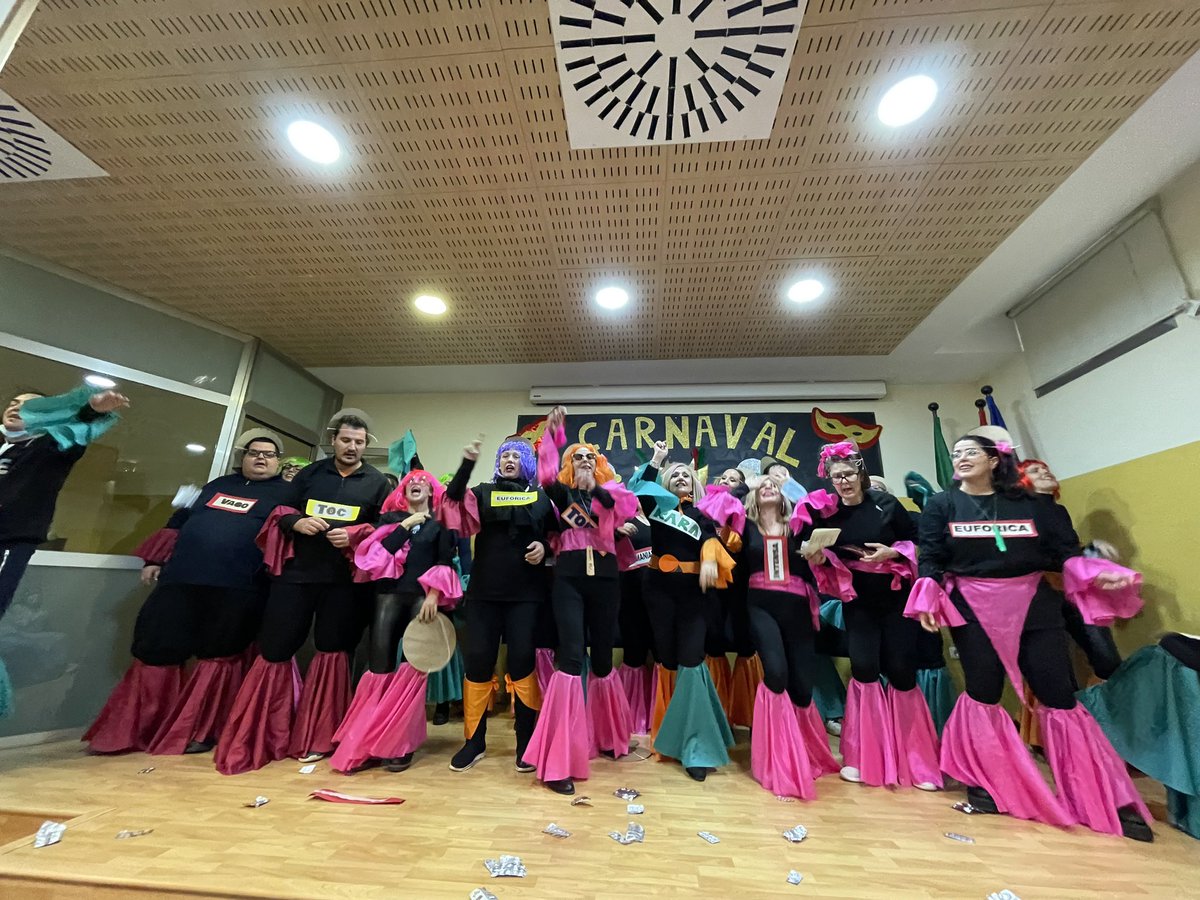 ags_nortedejaen's tweet photo. Hoy hemos tenido nuestro concurso #Carnaval2023  con la participación de 3️⃣ comparsas:

✅Los de la 5ª ( 🏨 de día Salud Mental) @ags_nortedejaen 

✅Grupo WASA (@APAEMJAEN)

✅Los cazafantasmas (@_FAISEM)

¡Enhorabuena a todos!
#SaludMental 
#NOestigma 
@Saludand_Jaen
@saludand https://t.co/X3XayDHi1g