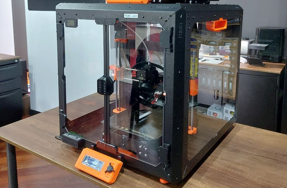taiced3d's tweet photo. Les presentamos el Original Prusa Enclosure! 😃🙌Nos ayuda a estabilizar la temperatura interior, muy útil especialmente para materiales que tienden a deformarse. 
#impresion3d #impresion3decuador #maker3d #prusa #prusamk3splus #3dprinting #prusaenclosure https://t.co/tFHVvAcUUQ