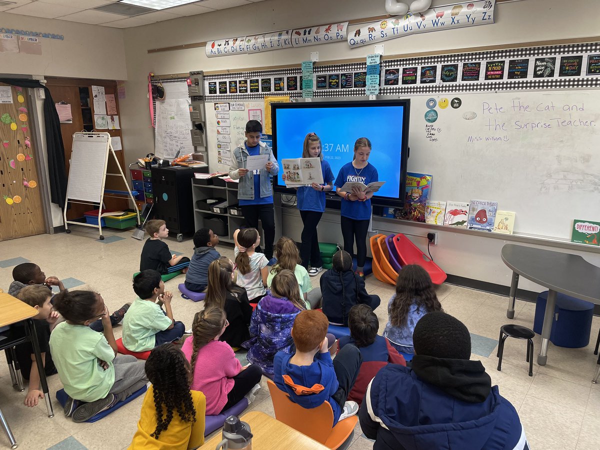 thomas_lucased's tweet photo. Love when we have group learning for no place from hate! The kids have been working together great in small groups! https://t.co/xfx8dgBcAL