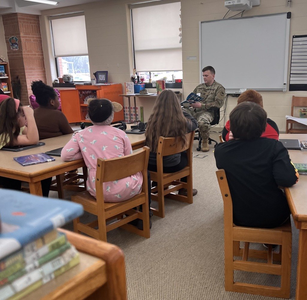 HillcrestEMSD's tweet photo. We were lucky enough to have soldiers from the Army Sustainment Command at the Rock Island Arsenal as very special guest readers to celebrate Read Across America at Hillcrest today. It was such an honor! Thank you all for your service to our country and community!
#EMSD37Pride https://t.co/amSzrv1rap