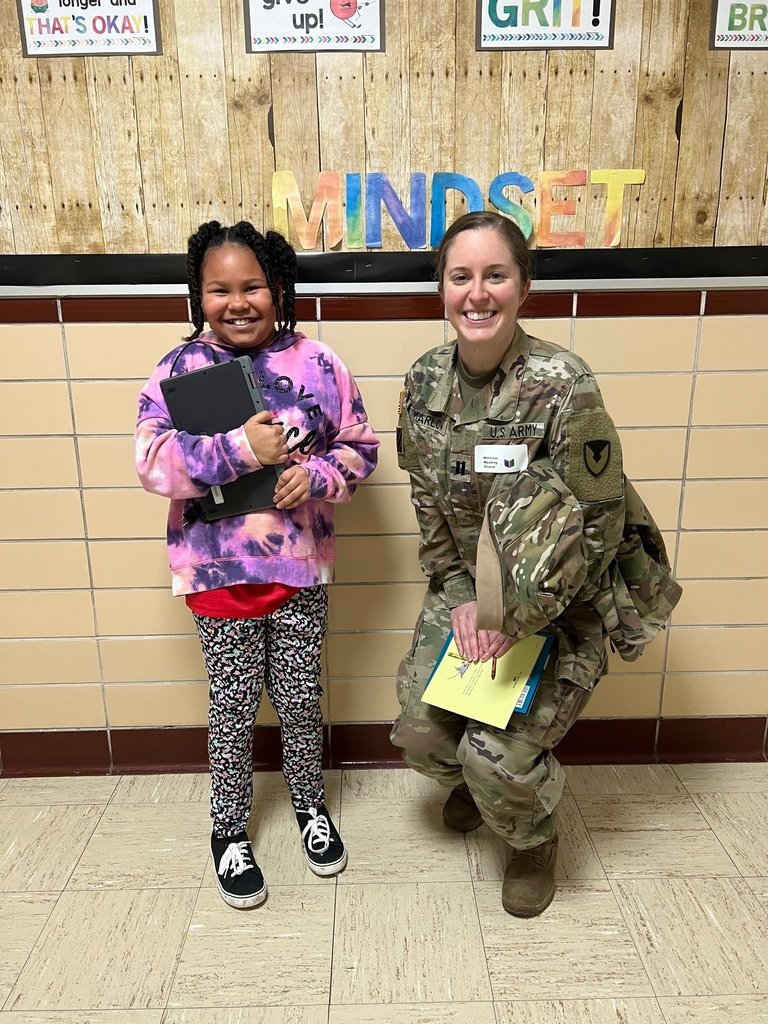 HillcrestEMSD's tweet photo. We were lucky enough to have soldiers from the Army Sustainment Command at the Rock Island Arsenal as very special guest readers to celebrate Read Across America at Hillcrest today. It was such an honor! Thank you all for your service to our country and community!
#EMSD37Pride https://t.co/amSzrv1rap