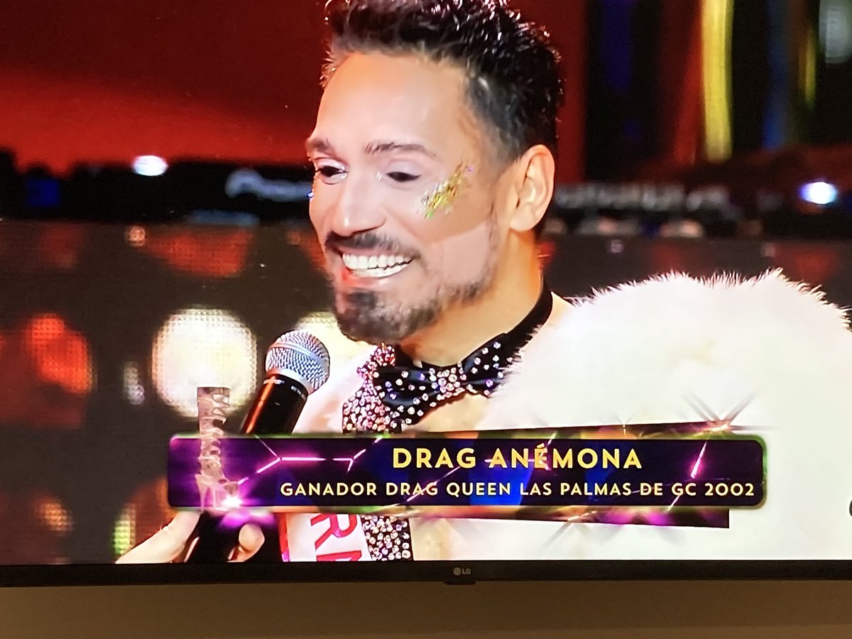 Ainho_V's tweet photo. Dos de mis grandes favoritos. No saben cuánto me hicieron soñar y disfrutar #dragveinyer #draganemona  #DragQueenLPGC https://t.co/DoGPRcs2o3