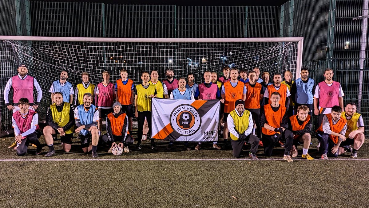 MHF_Oldham's tweet photo. 50 attendees across 2 sessions got together tonight to start the weekend with a game of football, a chat and a laugh.

Love MHF Fridays! 🧡💚⚽ https://t.co/qJGj6oSnKr