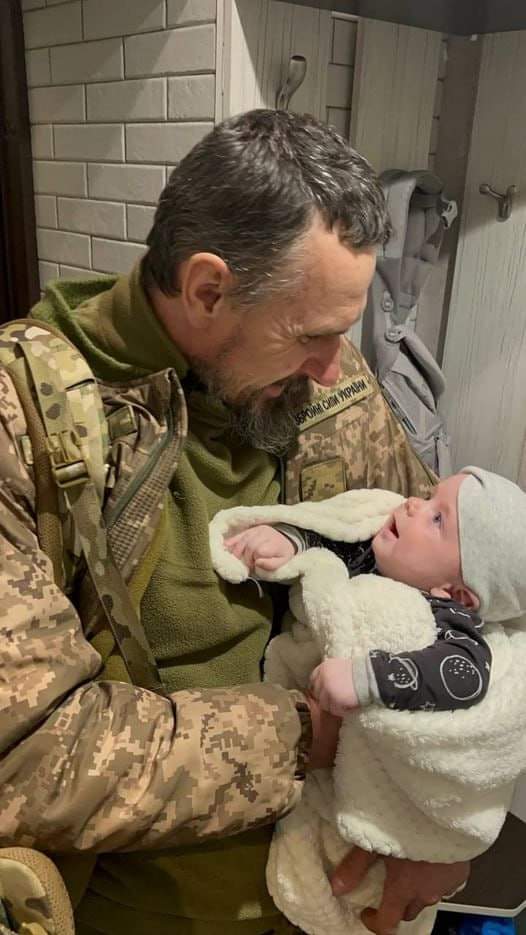 Instead of a thousand words.

"The moment when Demian realizes dad exists not just on the phone screen" - Ukrainian director Oleh Sentsov now defends Ukraine.

Glory to Hero!

📷: hromadske
