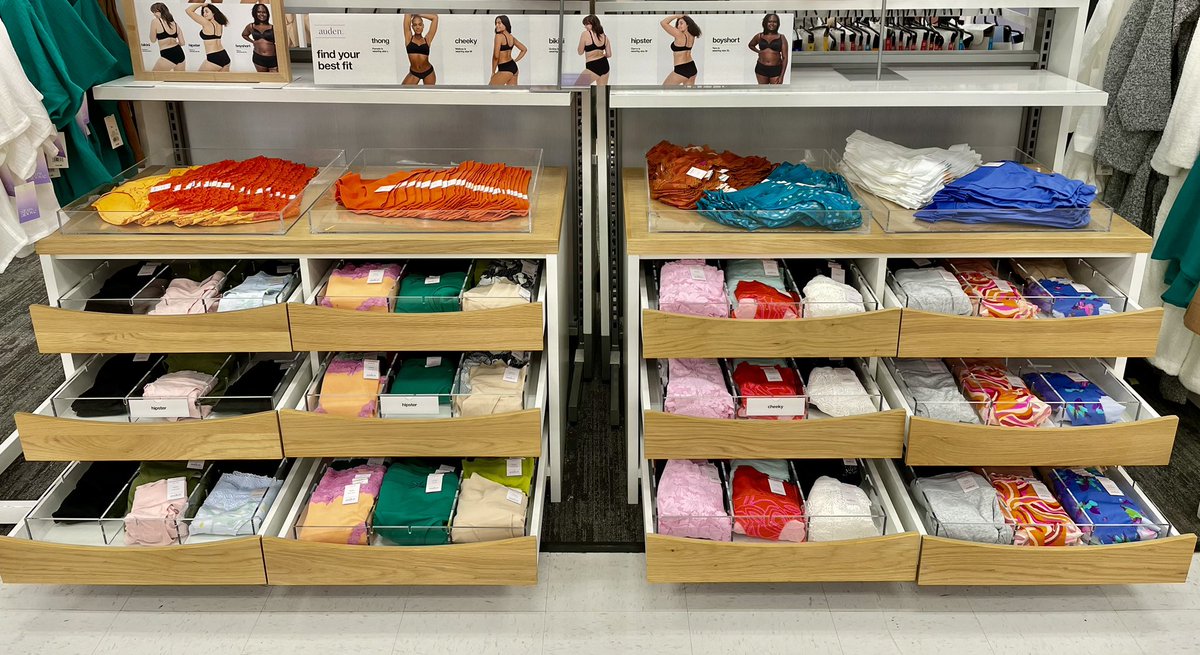 Specialty0927's tweet photo. HUGE shoutout to my intimates DBO Linda for nailing her Project Lace Transition! Thank you for all of your hard work! #ProudETL #VisualStandards #SetOnTime @tonypena @AmandaSully01 https://t.co/DEeoSRitVR