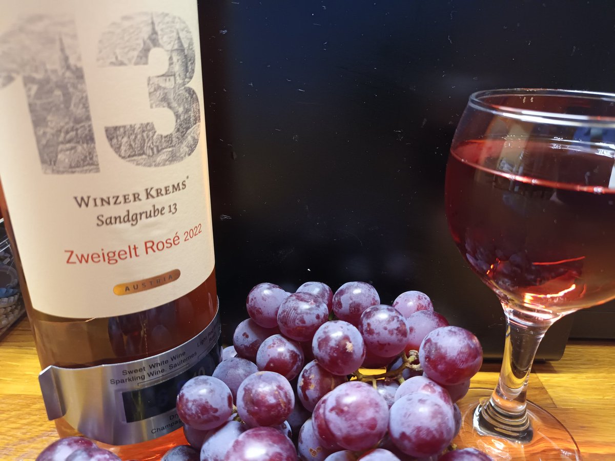 kristallnaach's tweet photo. 🍷Heute war #Weintag..#Prost🍷
   ...ähm... 🍷🐟 #Fischtag 🐟🍷
🎣#Heilbutt aus der #FischTheke🎣
..geangelt &amp; ab in die #Hexenküche🧹 https://t.co/54Nd018DAw
