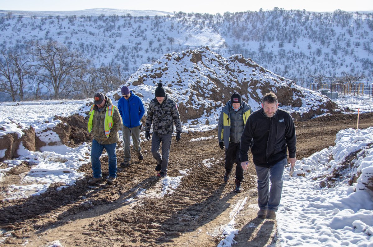 3Mile_Vineyard's tweet photo. Strategic movement of topsoil. 

As an environmentally focused and organic vineyard, Threemile builds roads with consideration of not only aesthetics, but erosion management and wildlife preservation. 

#preservation #topsoil #excavate #environment #organic #vineyard #oregon https://t.co/G7iGWdA9ej