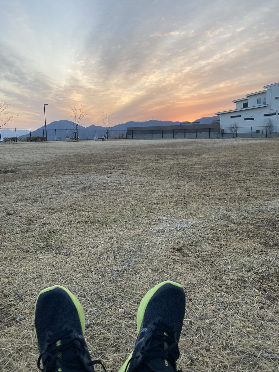 しろやす tweet media
