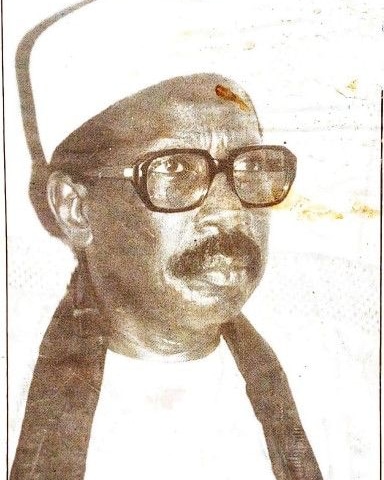 "Si certains sénégalais se réjouissent d'avoir pour guides des héritiers qui n'ont aucune formation religieuse, l'Islam du Sénégal, lui ne saurait qu'en souffrir davantage. La plupart de nos "marabouts" dépourvus de toute éducation religieuse deviennent de plus en plus un danger,