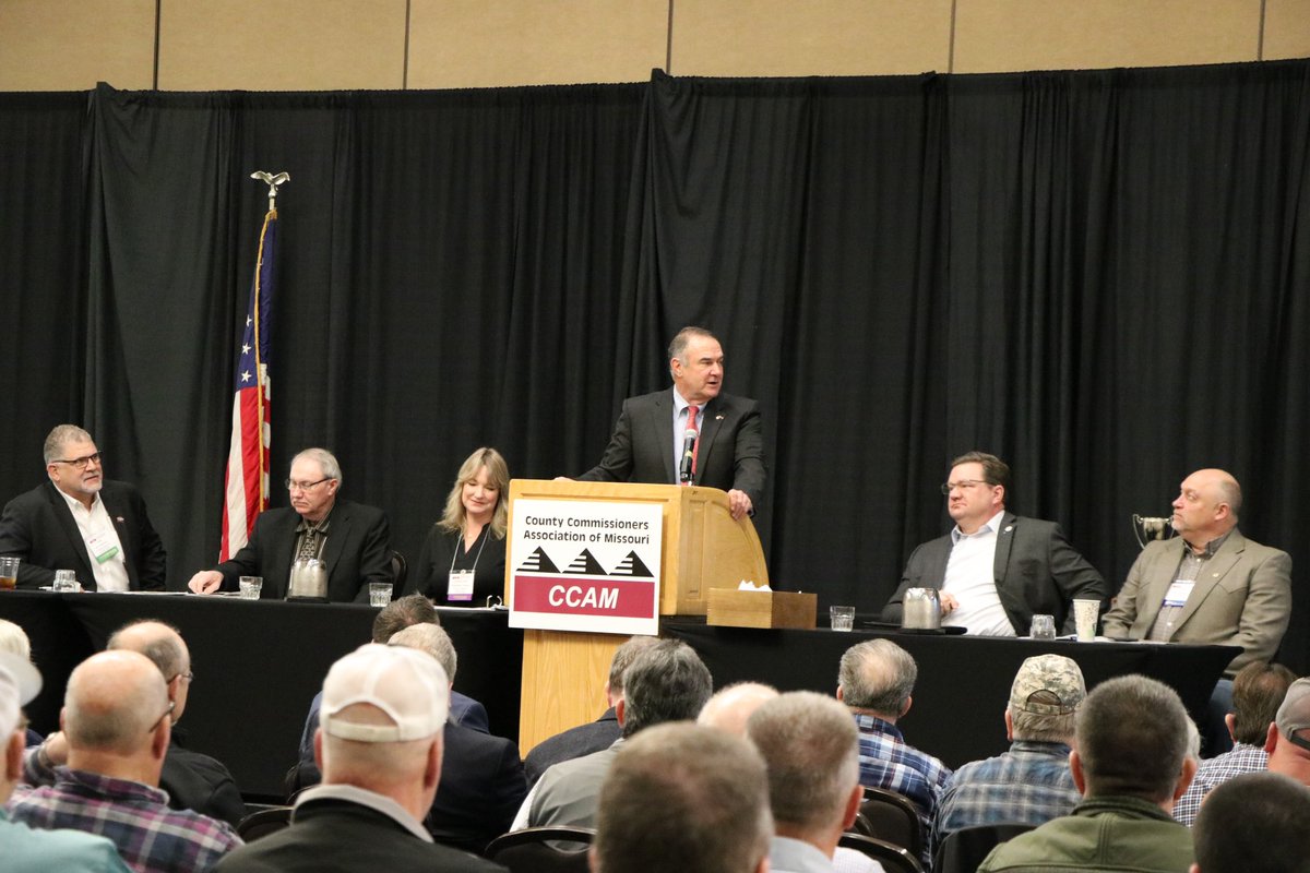 GovMikeKehoe's tweet photo. I enjoyed meeting with the County Commissioners Association of Missouri this morning at the Lake of the Ozarks. 

Local governments have the most direct impact on Missourians, and I appreciate the work of these commissioners to lead their counties. https://t.co/oomZAKmip7