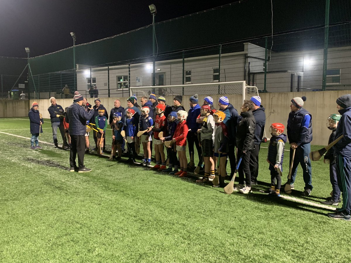 daveybyrne8's tweet photo. Thanks to Paudie Butler for wrapping up our @Westtippgaa Award 1 coaching course this evening 👏
Thanks also to @Rosegreen_Gaa for facilitating &amp; well done to all participating coaches 👍👍

Introduction to Gaelic games course starts on Monday at @cashel_cs 
@tippgamesdev https://t.co/895djqvpRl