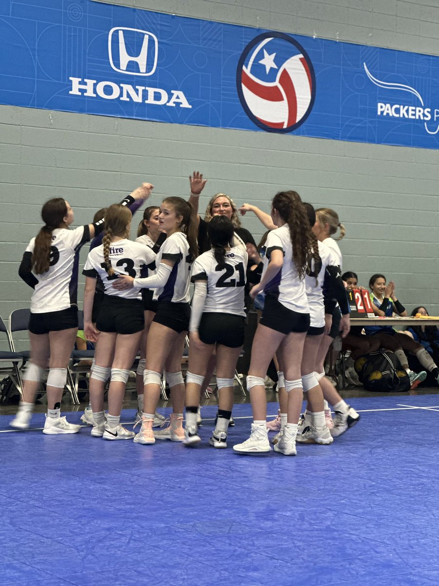 hanataff06's tweet photo. It’s game day.. ready for Powerade Caribbean volleyball tournament!!! #poweradecaribbeanvolleyball#teamwork @fwFireVbc https://t.co/O2zW2VQS2E