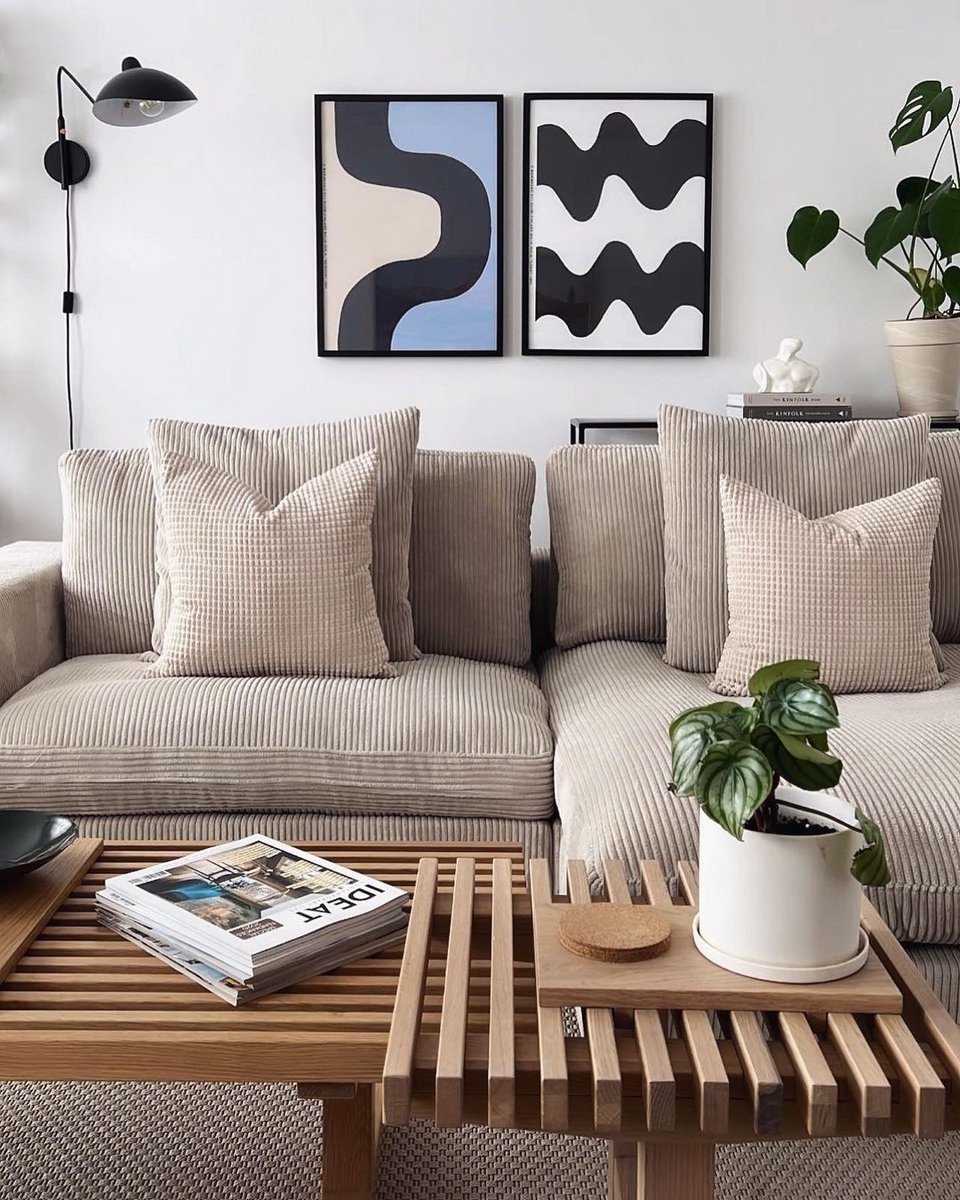 froystore's tweet image. Decor Tip: Pair a neutral sofa with an architectural coffee table for an extra dose of style. 😎 ✨ 

📸 via IG @josh.quenneville

#froyhome #neutralvibes #livingroomgoals