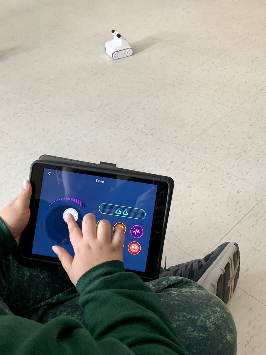 Kelly Tooley tweet media