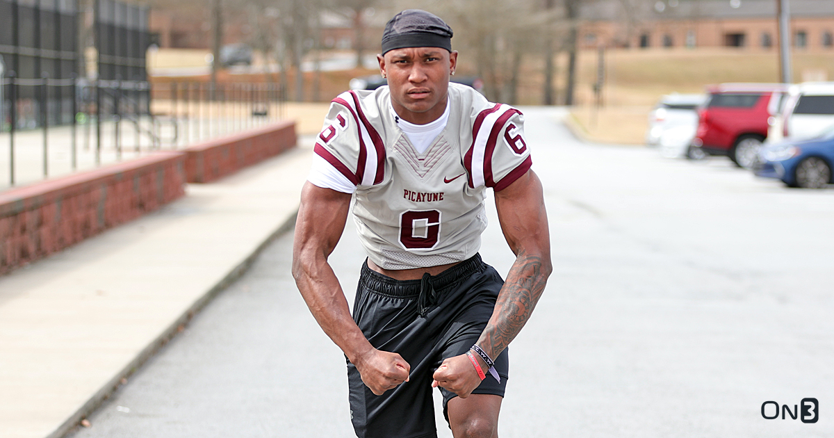 ChadSimmons_'s tweet image. It is about to be a busy spring for Picayune (Miss.) RB Chris Davis. He gives the latest on his recruitment: on3.com/news/chris-dav… (On3+)