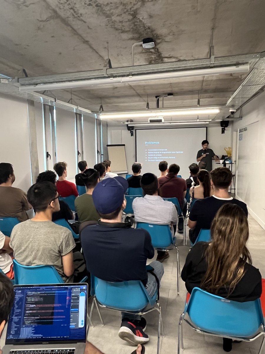 papa_gianfranco's tweet image. Yesterday I was part of the first meetup of Flutter Buenos Aires 🇦🇷
Thanks to all the people that join us, and special thanks to @FlutterBSAS for the invitation! I'm glad to see the Flutter community grow 💙
To watch the live stream 👉 youtube.com/watch?v=85WzXU…