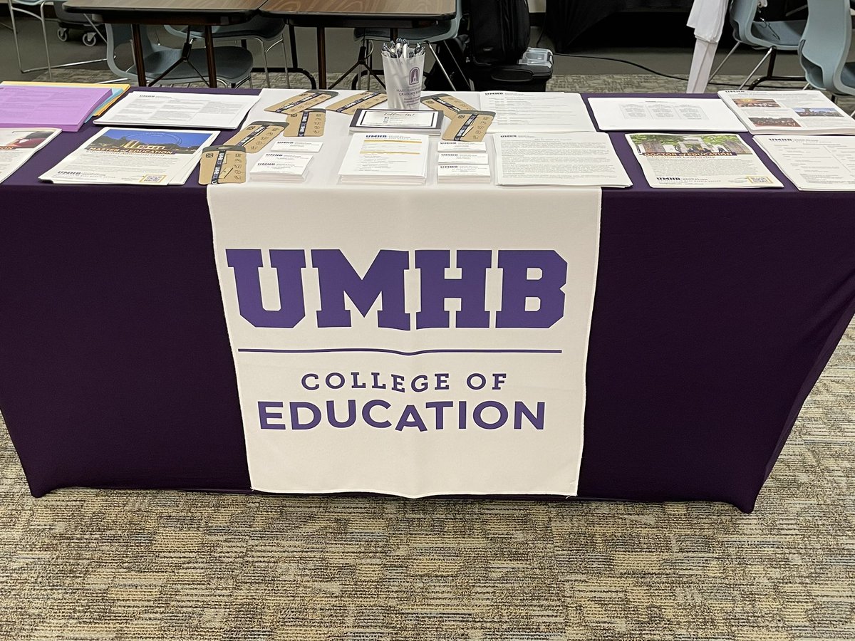 HammondsCraig's tweet photo. Thursday evening, we had the honor of discussing @UMHB_COE graduate programs with @WacoISD educators. https://t.co/IRxk7sNpnX