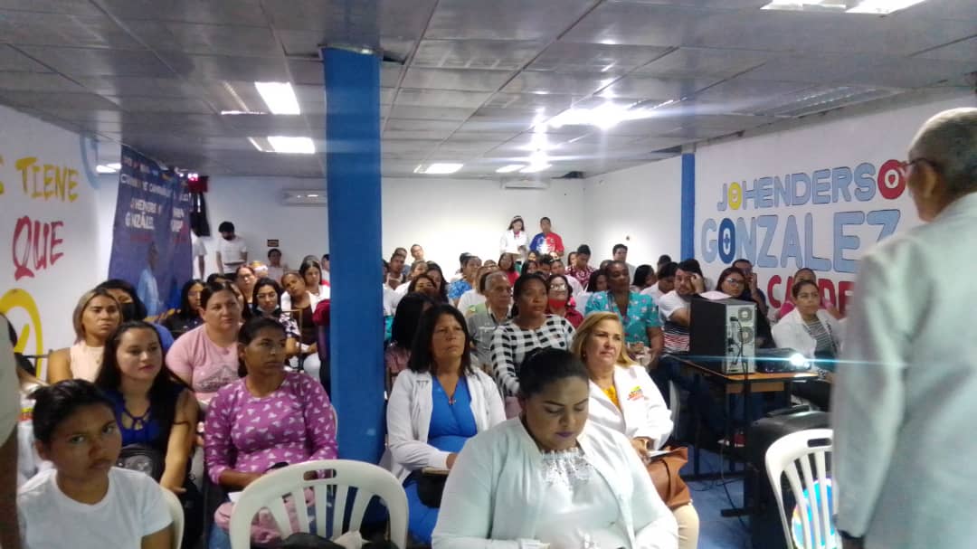 #AlMomento/
#Viernes03  1er Taller de Medicina Natural y Fitoterapia Clínica en el Comando de Campaña del Municipio FLA 🇻🇪🏹
 en pro al constante formación a nuestro equipo de Salud 
#ChávezCorazónDeLosPueblos