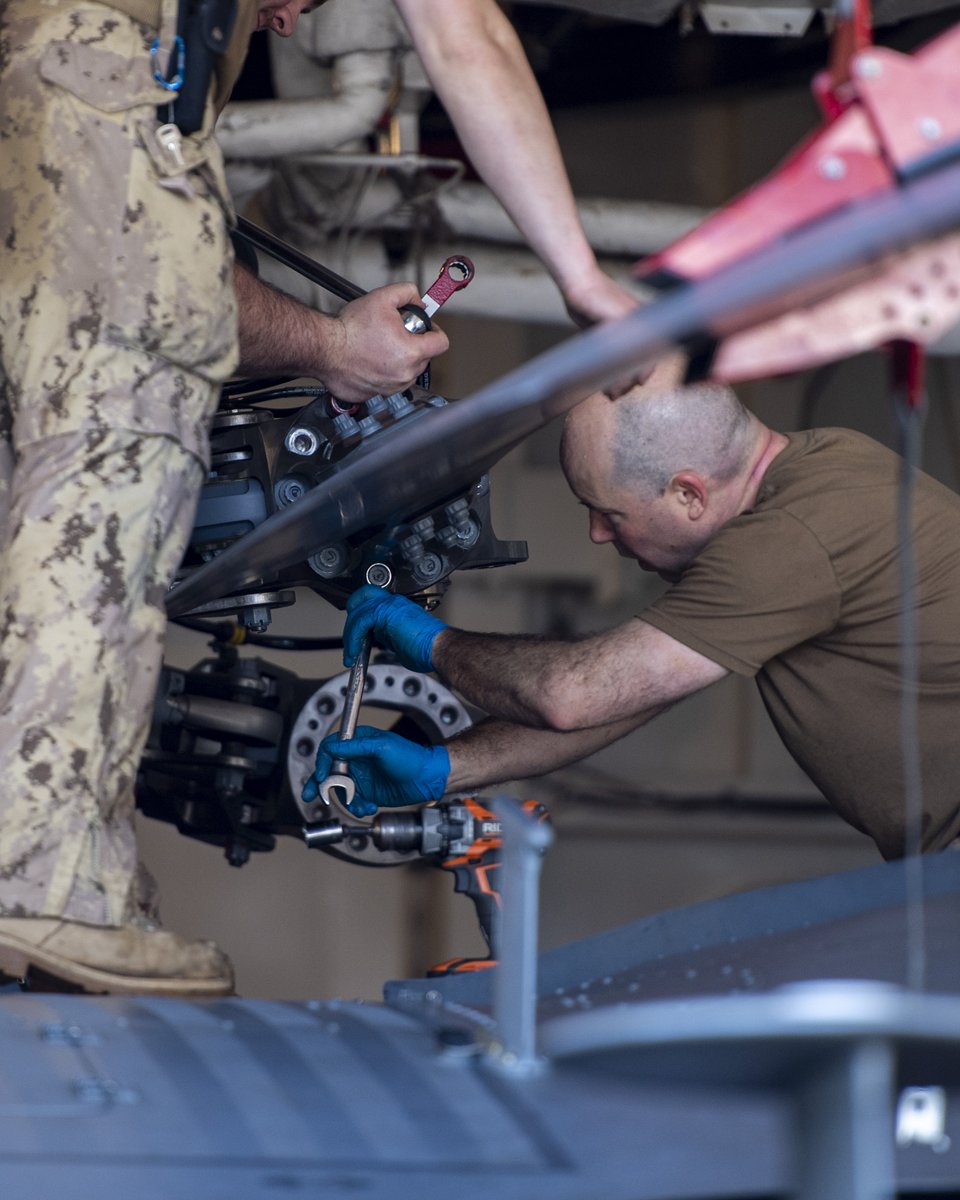 rcaf-operations-on-twitter-for-rcaf-arc-teams-aboard-royalcannavy
