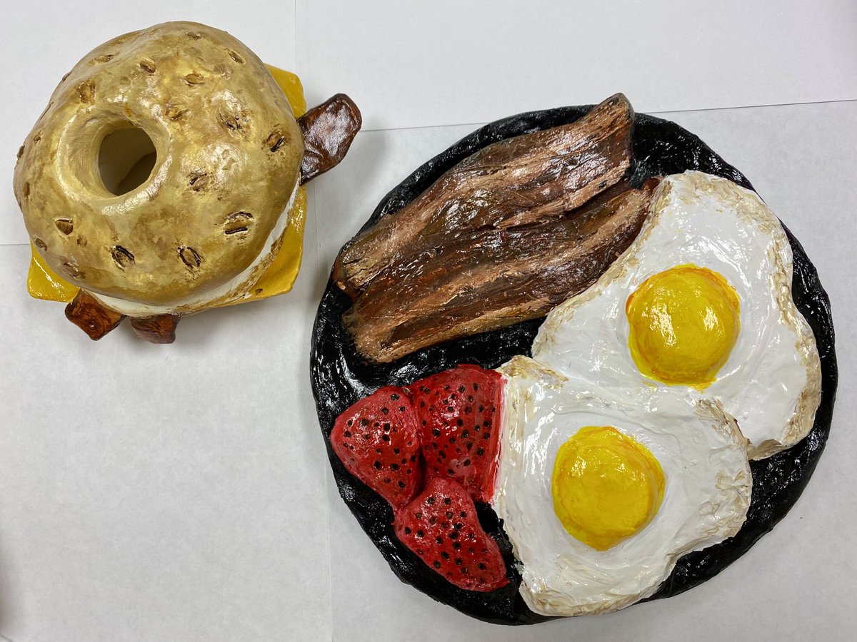 LauraToth8's tweet image. What’s cooking?
HHS Ceramics is making some delicious looking pieces of food.