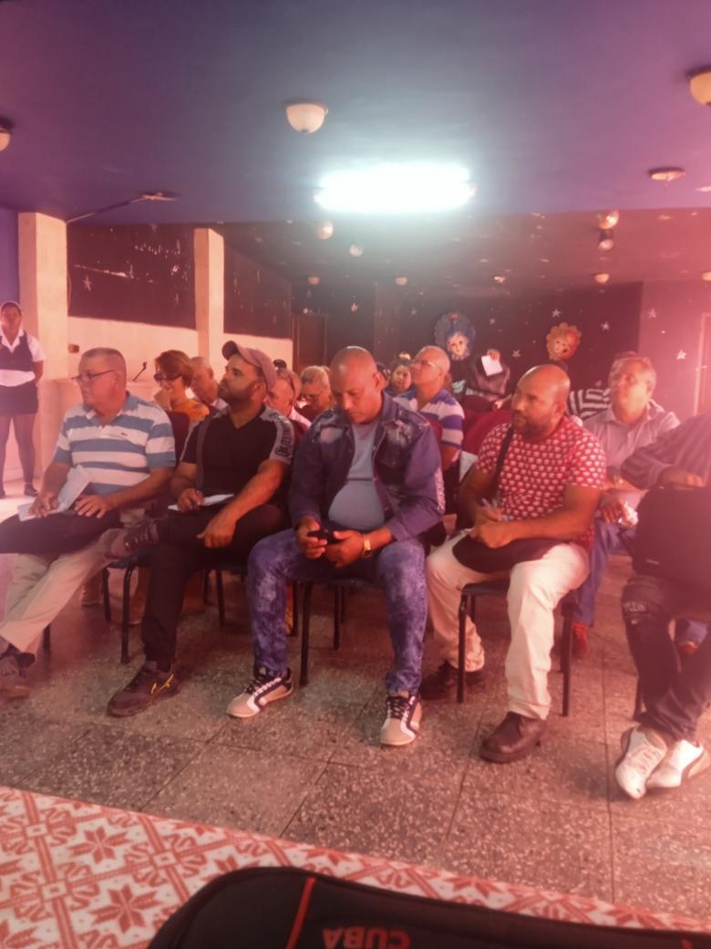 La Dirección de Gastronomía del Grupo Empresarial de comercio  Pinar, Participa en la Empresa Municipal de Guane temas:  Análisis Económico y fichas de costo y venta a la población.
#PinardelRío 
#JuntarYVencer