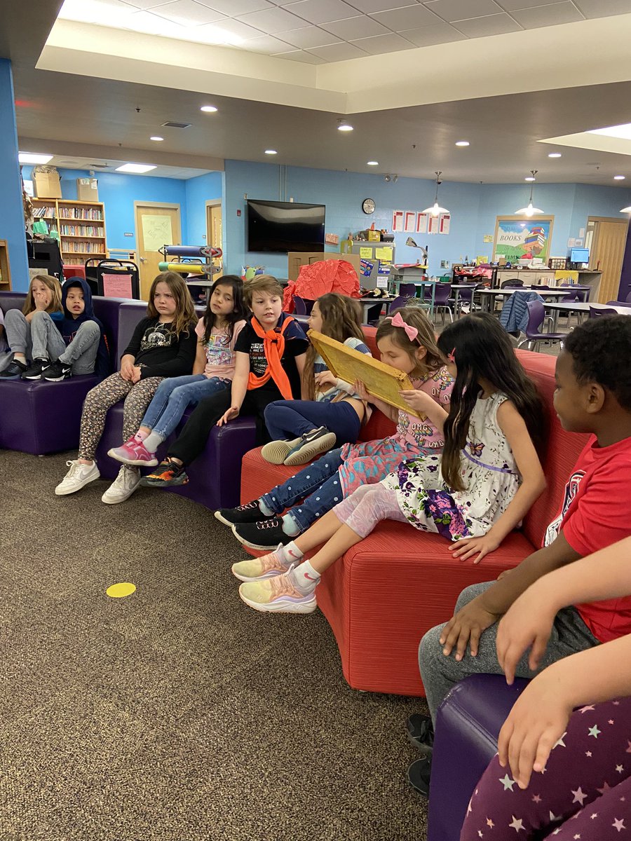 amycur's tweet photo. What a jam packed day so far! Thank you to Mrs. Pat Teeter for teaching us all about honeybees! What a sweet treat! 🍯🐝 https://t.co/5e0hauQPeG