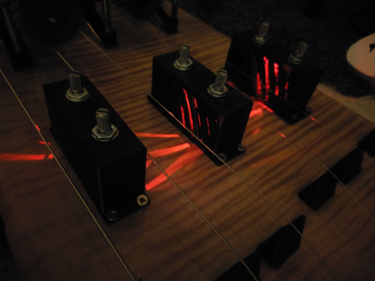 StudioTegleg's tweet image. #StringMachine 
I had forgotten how mental these things are to play
A speed controller for each motor this time. 
Next up, wire in the pickups.