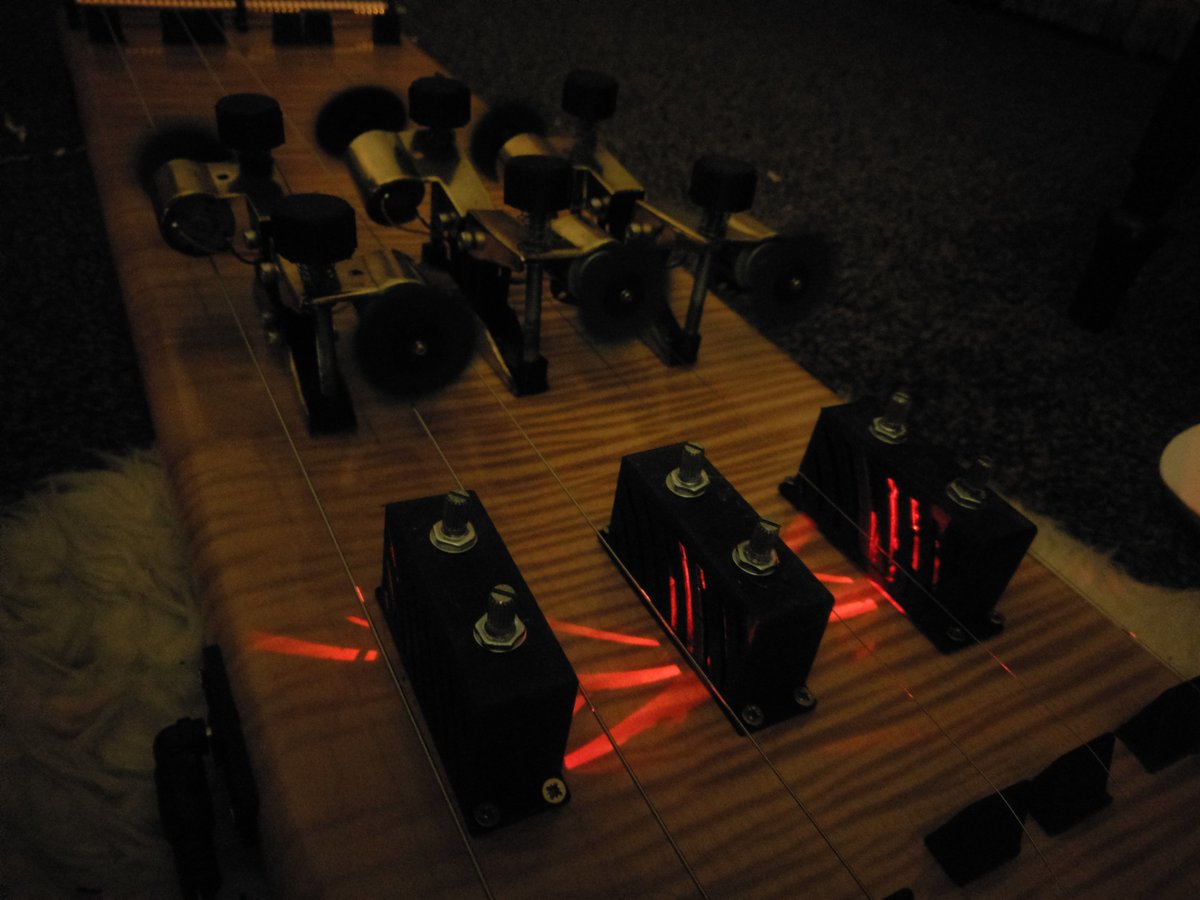 StudioTegleg's tweet image. #StringMachine 
I had forgotten how mental these things are to play
A speed controller for each motor this time. 
Next up, wire in the pickups.
