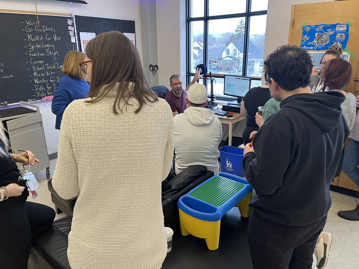 Today at our PD we learned about our brand new maker space the <a href="/imaginariumQM/">ImaginariumQM</a>! Staff were able to explore the different areas. Microbits, dash robots, Lego robotics, vex robotics, cosmetology, cricut machines and the 3D printer. <a href="/HWDSB/">HWDSB</a>