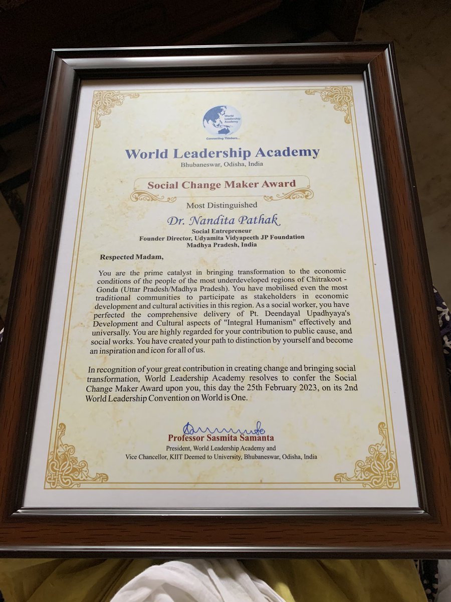 nanditapathak07's tweet photo. Thank you so much #KIIT #KISS #Socialchangemaker भारत रत्न नानाजी की आशीर्वाद से प्राप्त यह सम्मान उन्हीं को समर्पित करती हूँ । #Nanaji #Deshmukh #BharatRatn #Chitrakoot @achyuta_samanta @MPKandhamal @VanathiBJP @vdsharmabjp @PMOIndia @narendramodi जी https://t.co/dir01jI7Hs