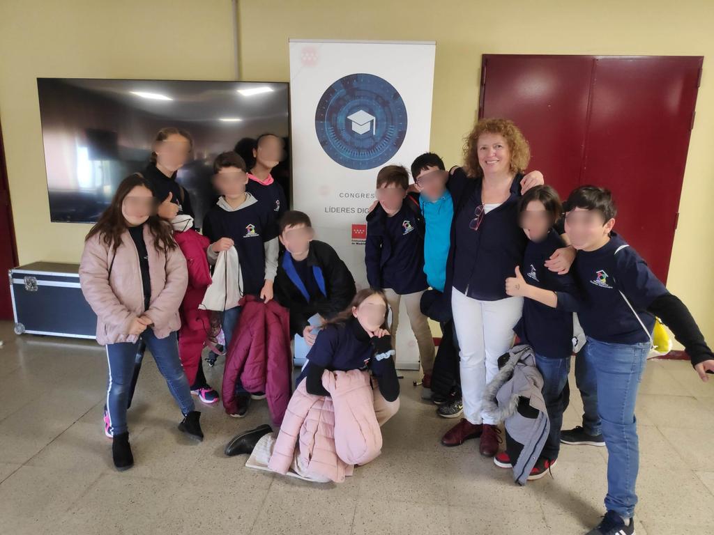 ampa_cpva's tweet photo. Lxs alumnxs de 6° han participado hoy en el #congresolideresdigitales de la #ComunidaddeMadrid, presentando sus proyectos de innovación tecnológica para la conservación del medio ambiente.
!!! Chulísima experiencia para ellos!!! 👏🏼👏🏼👏🏼@lasrozasnext #IF_CMadrid #OECDEduSkills https://t.co/mWZsPT3fUX