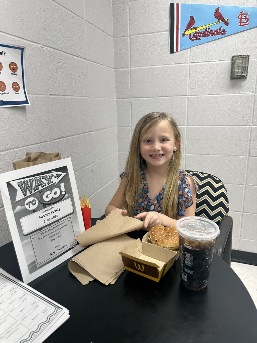 <a href="/Knights_Jeffers/">Mr. Aaron Bryant</a> wants to celebrate Ms. Audrey Pavely for accumulating more than 250 Reading Counts points!!!Continue to #Chargeahead Audrey!! #Onecommunity <a href="/KnightsR7/">Farmington Knights</a>