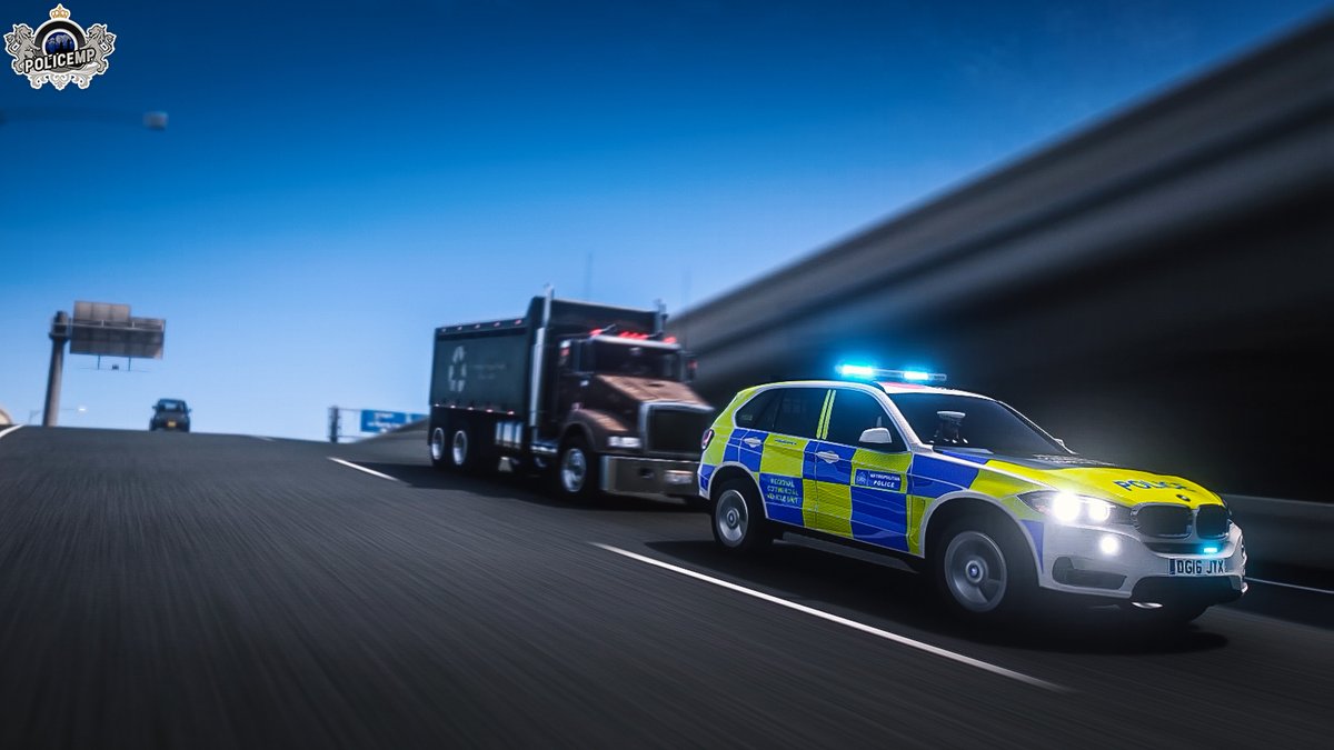 PoliceMP6's tweet image. The Commercial Enforcement Officers are out in force on the streets of London, carrying out checks on commercial vehicles to ensure they meet the required safety standards.

#CommercialEnforcement #MET #RTPC #Commercial #RoadSafety #PoliceMP #FiveM #FivemRP #FiveMRolePlay #GTA5