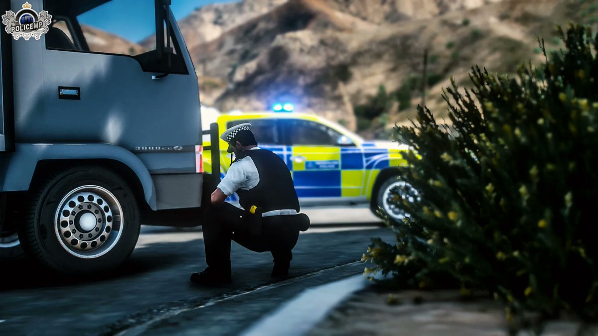 PoliceMP6's tweet image. The Commercial Enforcement Officers are out in force on the streets of London, carrying out checks on commercial vehicles to ensure they meet the required safety standards.

#CommercialEnforcement #MET #RTPC #Commercial #RoadSafety #PoliceMP #FiveM #FivemRP #FiveMRolePlay #GTA5