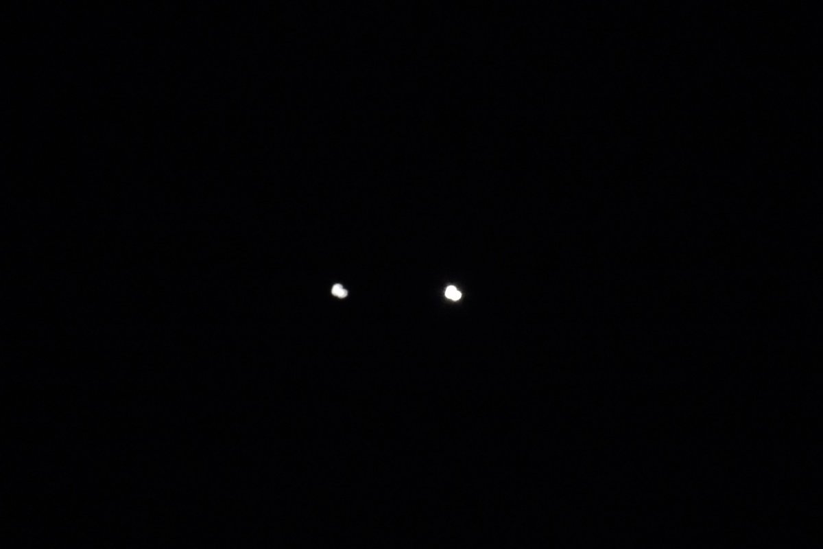 AForkshire's tweet photo. Caught Venus and Jupiter Wednesday and Thursday. Remember Woman are from Venus 😄 #venusandjupiter #venus #jupiter #planetaryconjunction #space #astrophotography #astrophoto #night #nightsky #nightphotography #astronomy #planets #solarsystem #jupiterandvenus https://t.co/YEDyYgmKfS