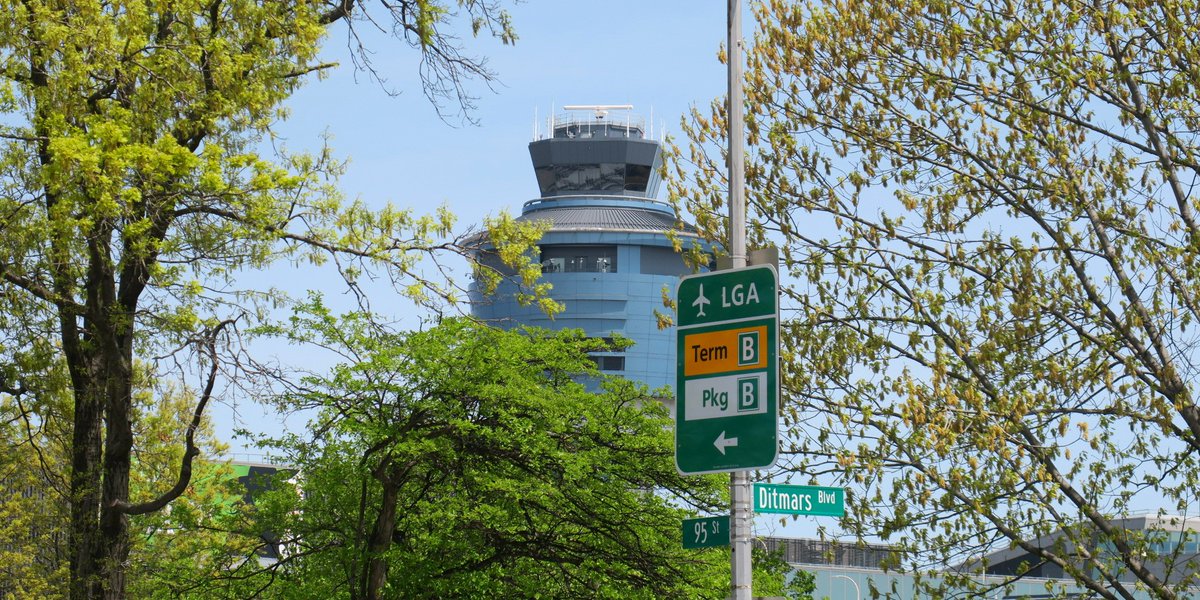 LaGuardia Airport tweet media