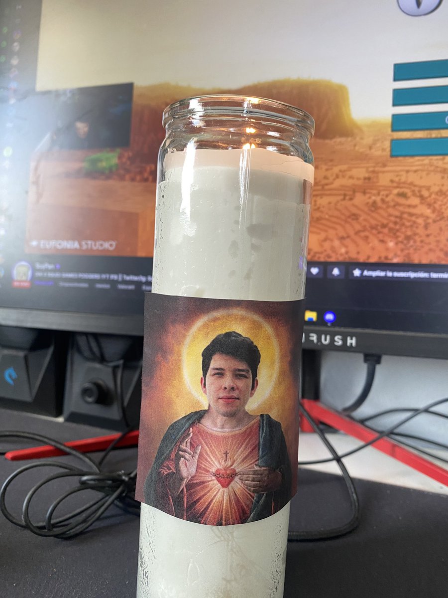 __ni_no_d's tweet photo. TENGO A MI ABUELITA HACIENDO UN ROSARIO POR TI

AMÉN 🙏🏻 https://t.co/2qC1BNJg5l