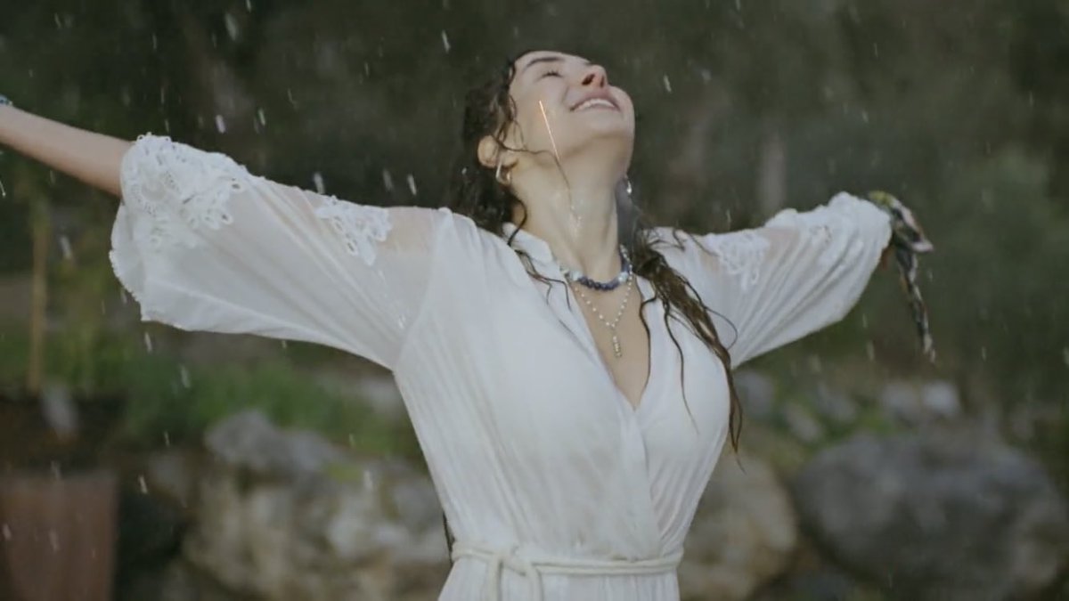 MuzikveTV's tweet photo. Arkadaşlar ben bu ikiliye şimdiden aşık oldum, aşırı iyi gözüküyorlar. 🔥
#YüzYıllıkMucize
#BirkanSokullu #EbruŞahin https://t.co/6LtfOelA1D