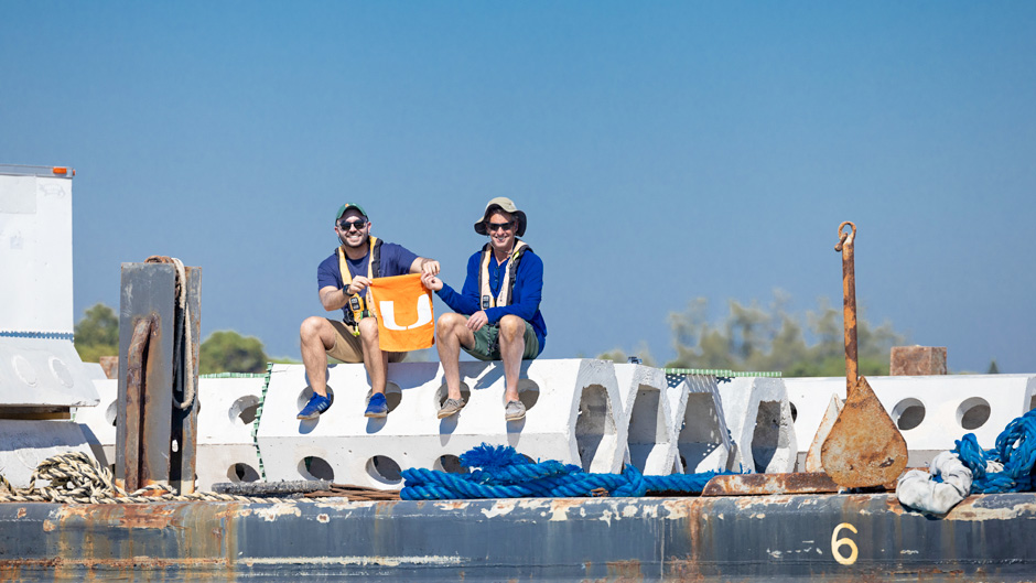 Another day at the office😀 
news.miami.edu/stories/2023/0… 

#ECoREEF @EngineerUMiami  <a href="/MiamiRosenstiel/">University of Miami Rosenstiel School</a> <a href="/univmiami/">University of Miami</a>